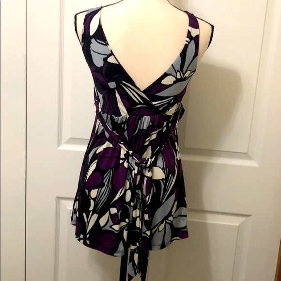 Forever 21 Juniors Vneck Tank with Back Tie Medium - Picture 3 of 6